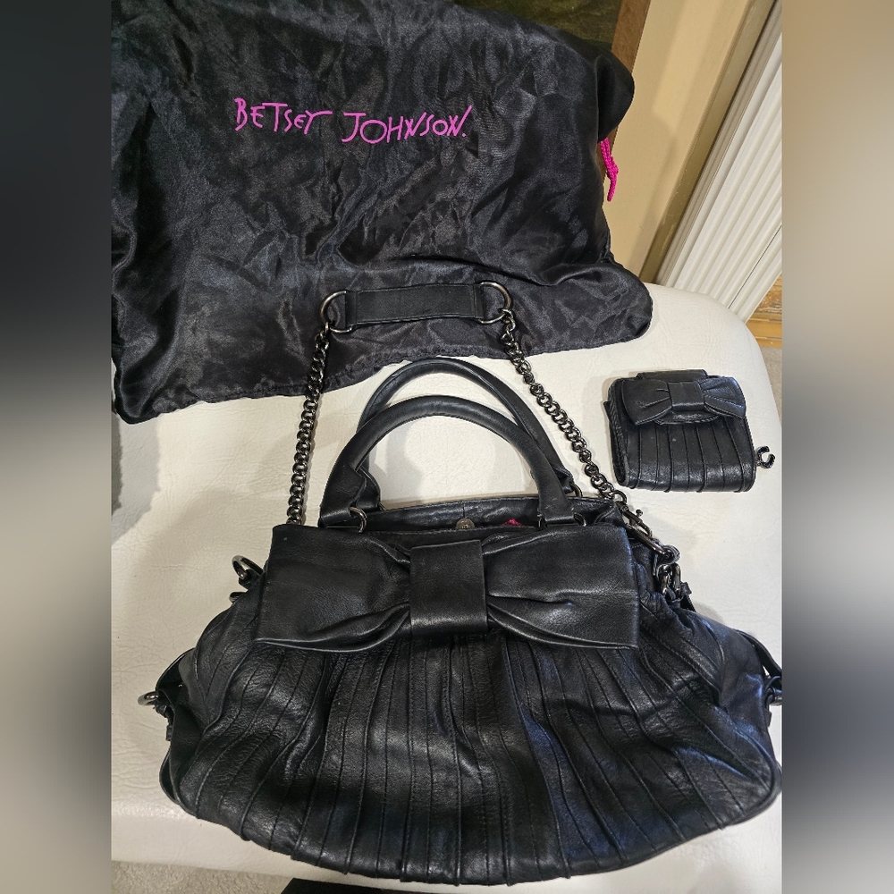 Vintage Y2K Leather Betsey Johnson Black Bow Shoulder Bag & Wallet & Dustbag